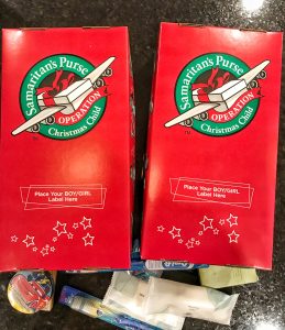 Christmas service project your family can do no matter where you live #christmasactivities #christmasgifts #meaningful