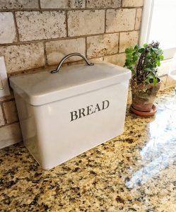 Farmhouse Essentials: Bread Box
