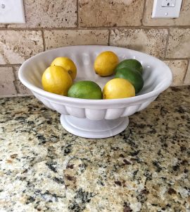 Farmhouse Decor kitchen essentials: #modernfarmhousekitchen #inexpensivefarmhousedecor #farmhouselook