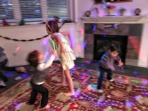 Family Friendly New Year's Eve Ideas for a home party #kids #activities #parties