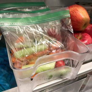 Make up individual veggie packets for easy snacking! #healthyeating #schoollunches #kidsnacks #makeaheadsnacks