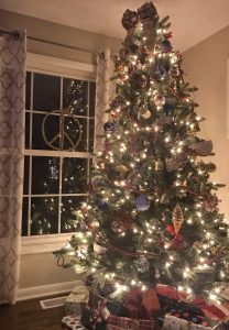 Christmas Tour of 15 Home Decor Bloggers #holidaydecorating #christmasdecor #DIY #farmhouse