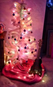 The best Ukulele for kids #christmasgiftideas #ukulelekits #giftideasteens