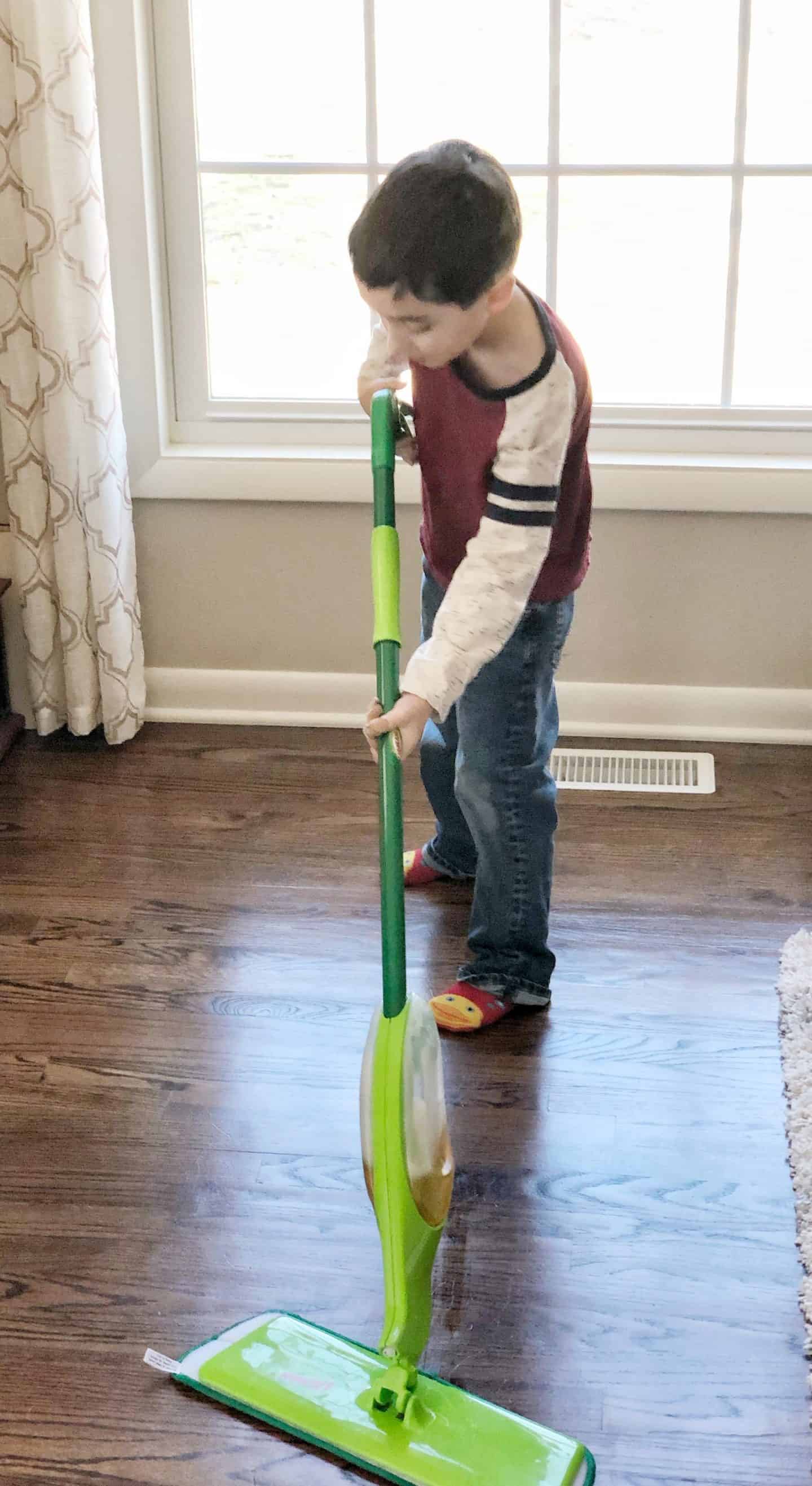 Spring Cleaning Checklist #floorcare #sponsored #mop #hardwoodfloors #washingfloors