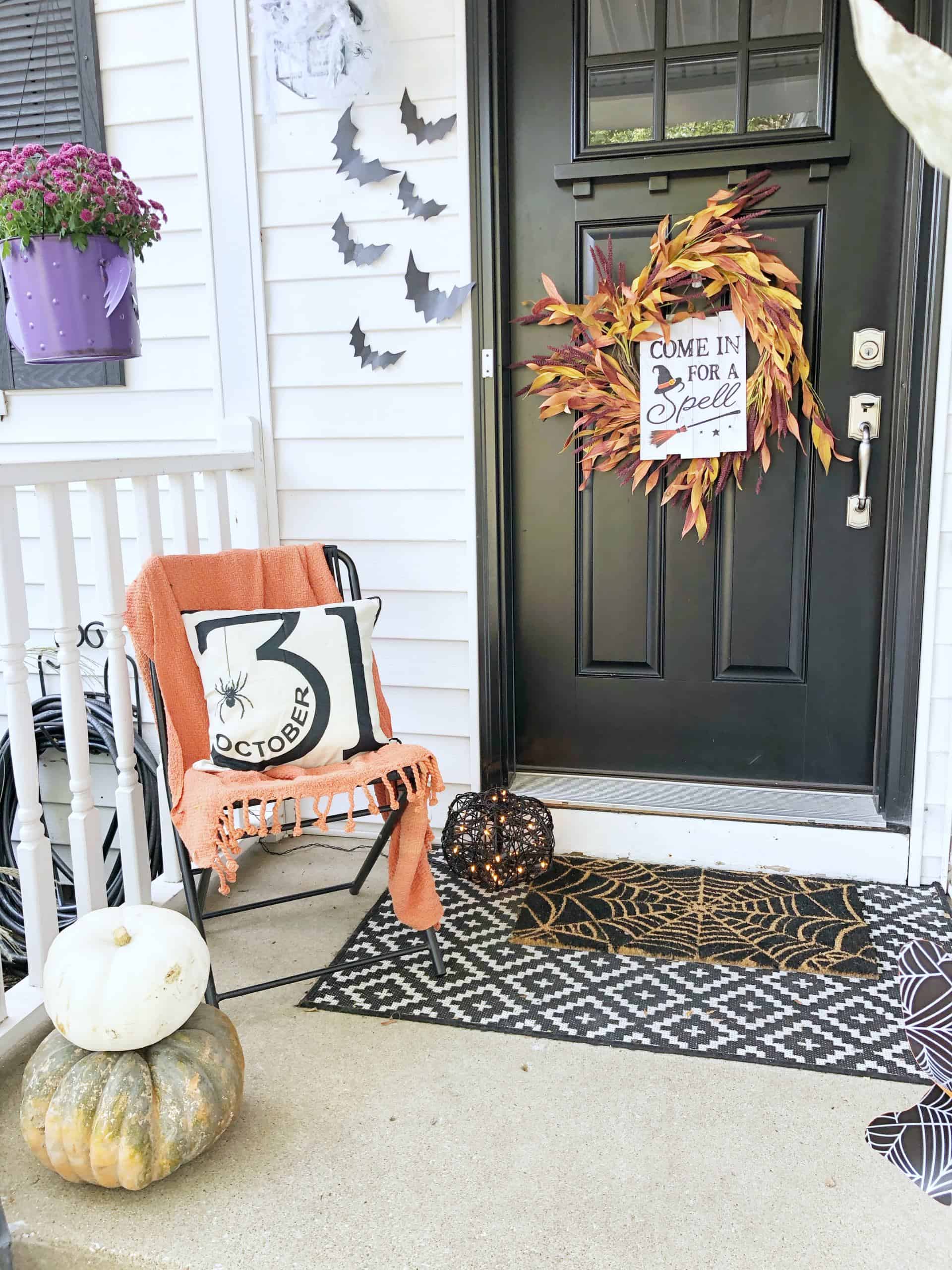 Halloween front porch decorations #cute #cozy #farmhouse