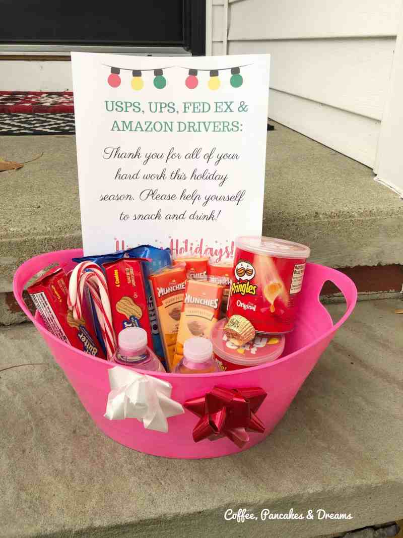Christmas Treats Note for Mail and Delivery Personnel