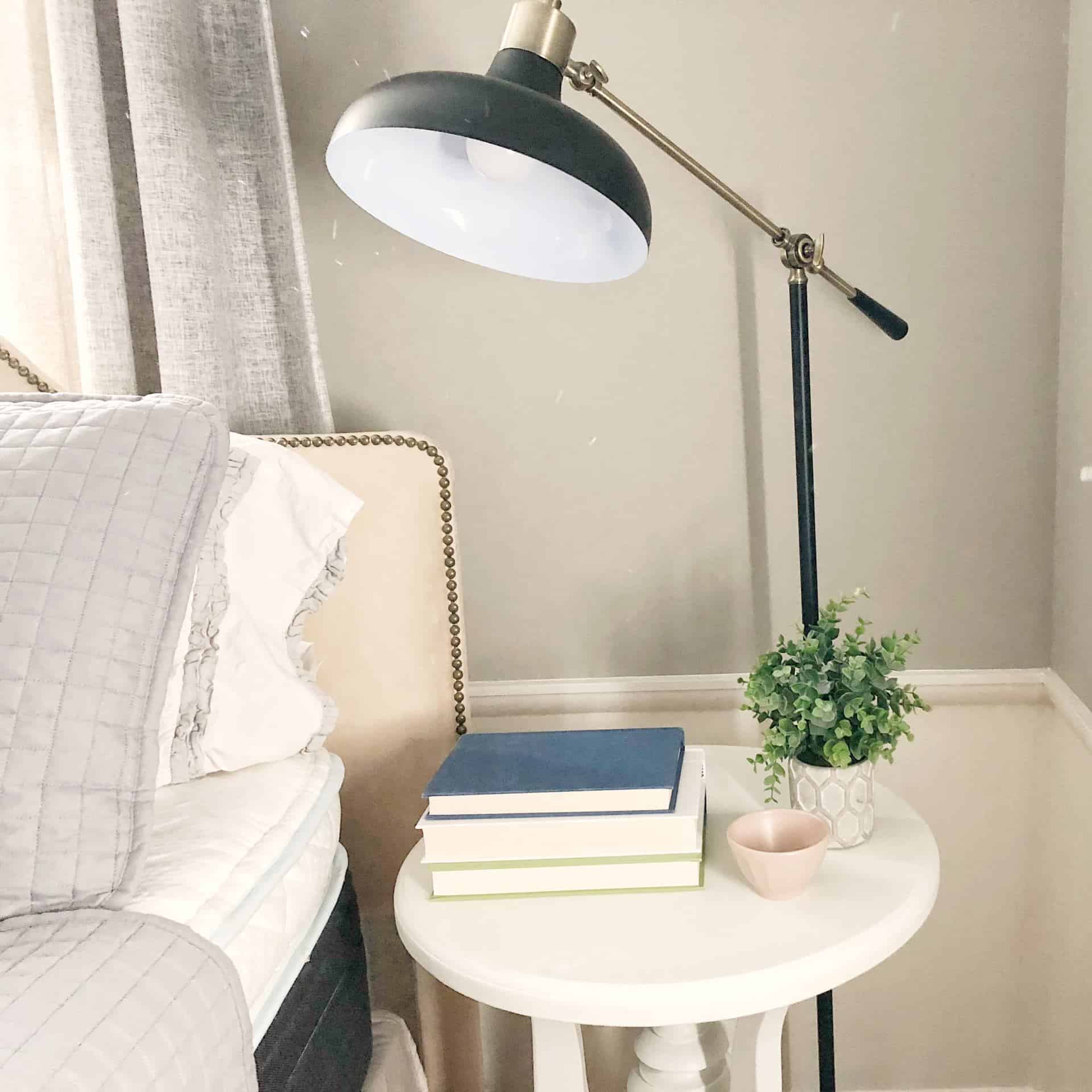 5 Tips for Creating a Cozy Bedroom #decor #farmhouse #neutral #nightstand